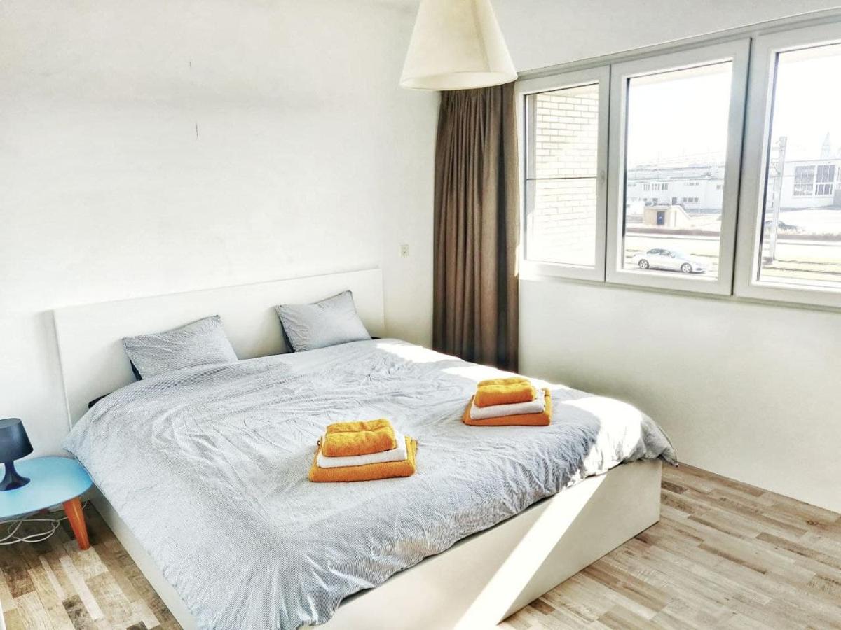 Royal Palace Seaview Suite Oostende Bagian luar foto